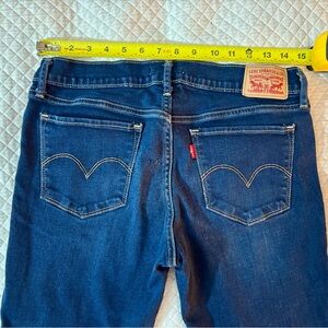 Levi's Women's Dark Blue Denim 711 Jeans - Classic Back Pocket Style